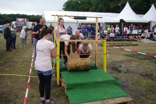 2016-Kermis-Boomstamrollen-055