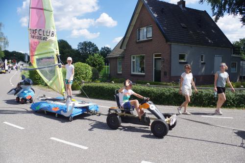 2024-Zomerfeest-Optocht-103