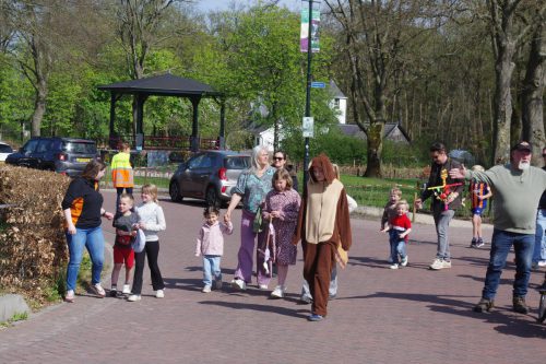 2025-PaasSpektakel-eierenzoeken-4